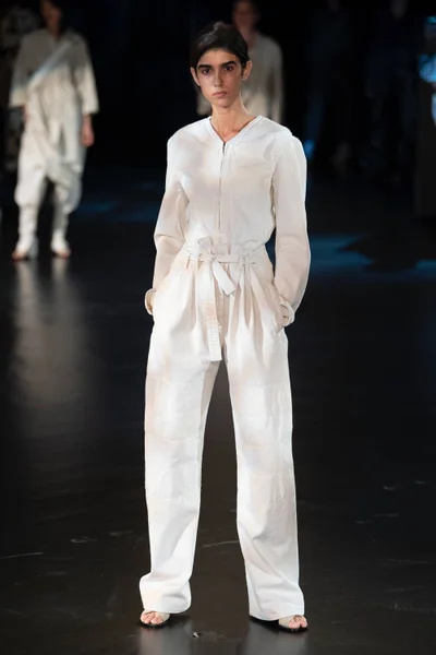 Look 15